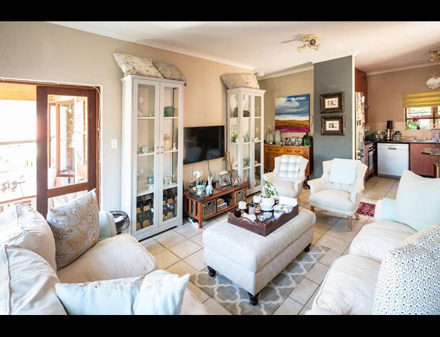 2 BEDROOM APARTMENT TO LET IN BROADACRES